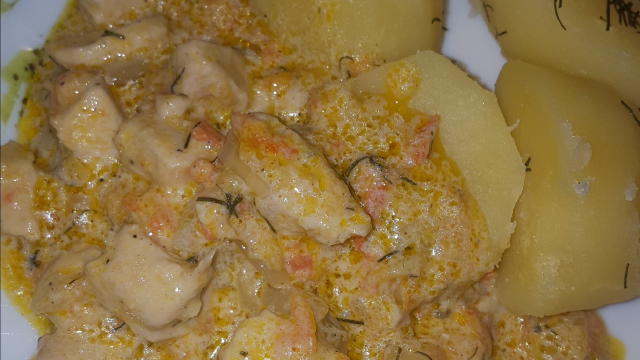 dame vištienos prieskonius, druską, pipirus ir paliekame ~30min. marinuotis.