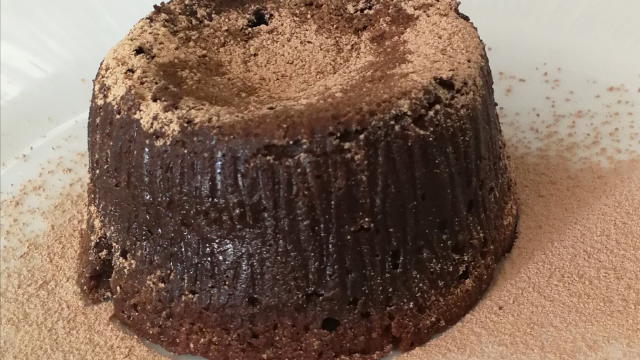 tos y desmoldar con cuidado. Espolvorear cacao a gusto.